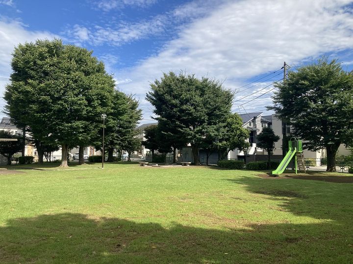 アンプルール 湘南ヒルズの周辺