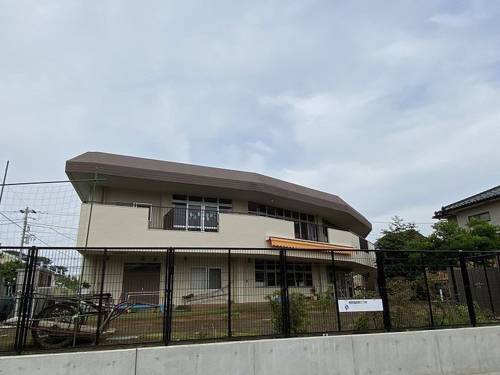 アンプルール 湘南ヒルズの周辺