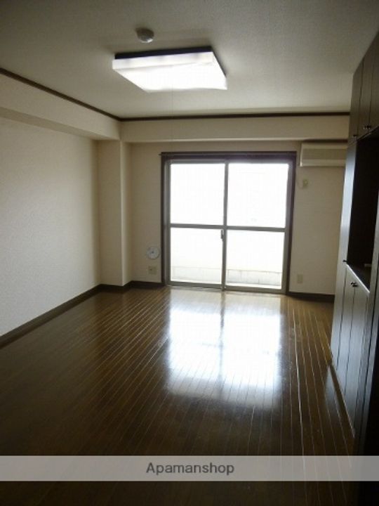 プリメーラ湘南の居間