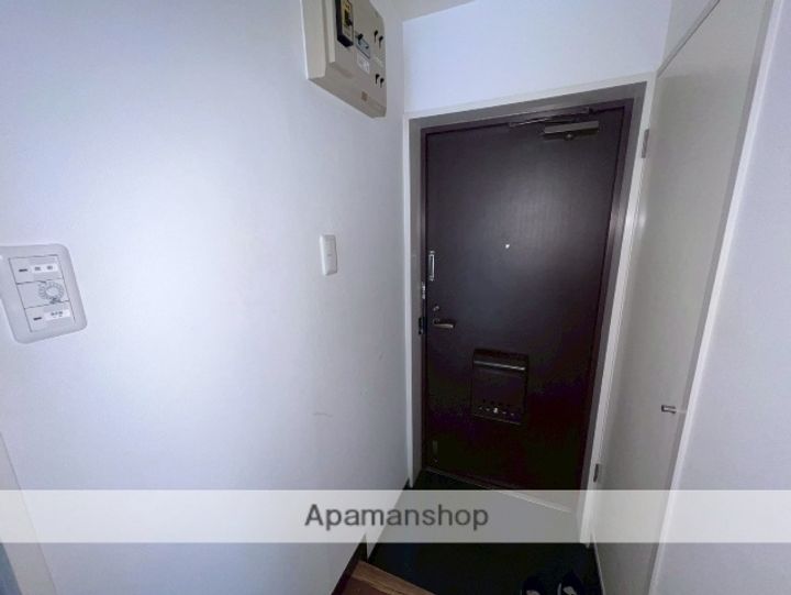 南林間IMビルの内装