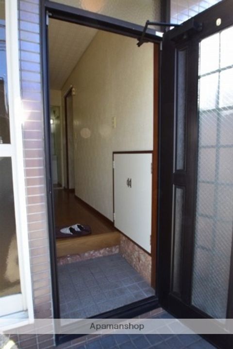 THREEARROWSの玄関