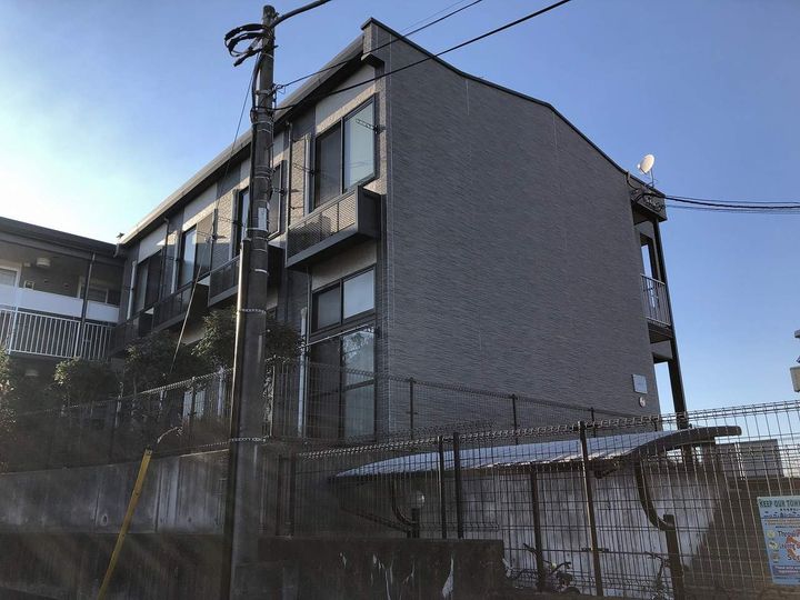 レオパレス弥勒寺Ⅱの外観