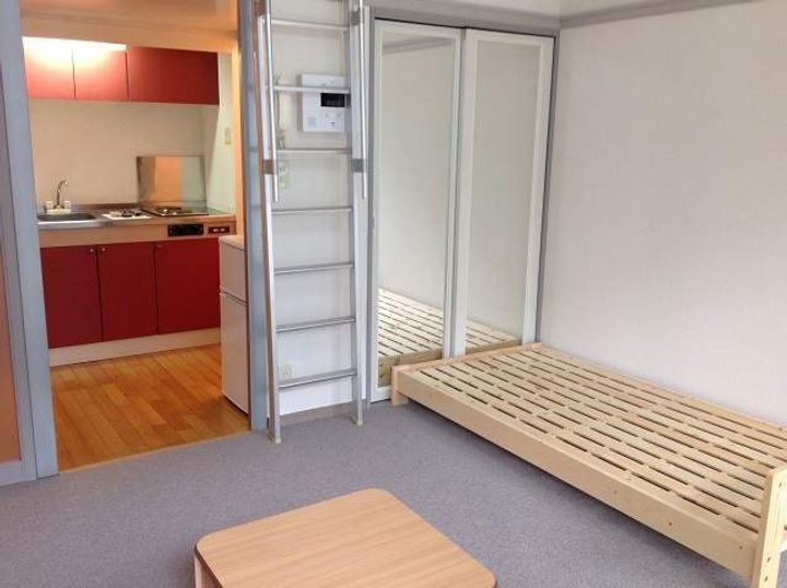 レオパレスプレシオEの居間