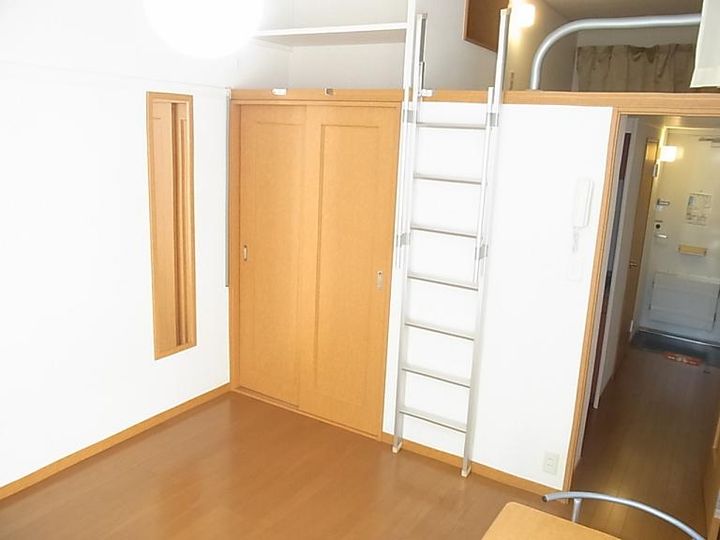 レオパレスK Iの居間