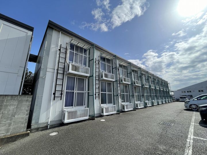 レオパレスプェルタ・デル・ソルの外観