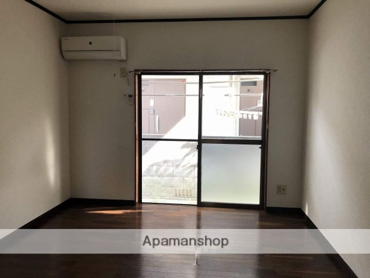 メゾン・スカーレットの居間