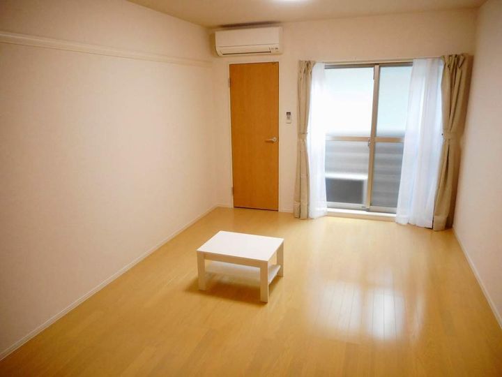 クレイノ郁の居間