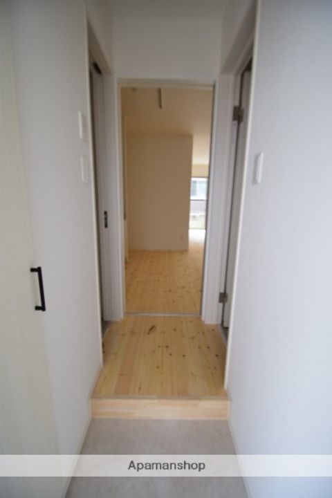 神奈川県藤沢市片瀬5丁目の賃貸アパートの玄関