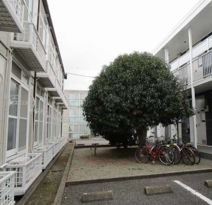 レオパレスグリーンヒルズAYA Ⅱの外観