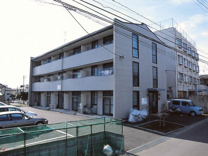 レオパレスAMOURの外観