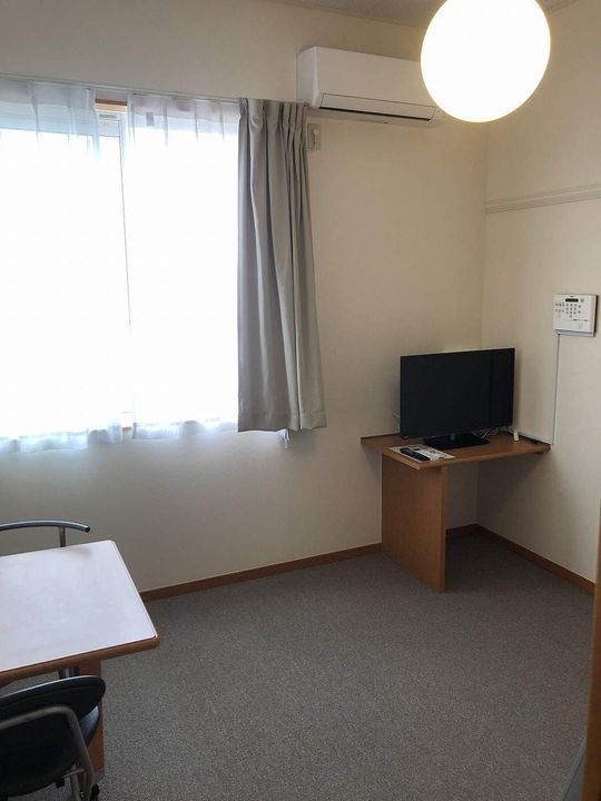 レオパレスフォレスト21の居間