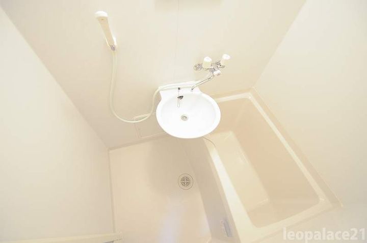 レオパレスポートデュヒロの風呂