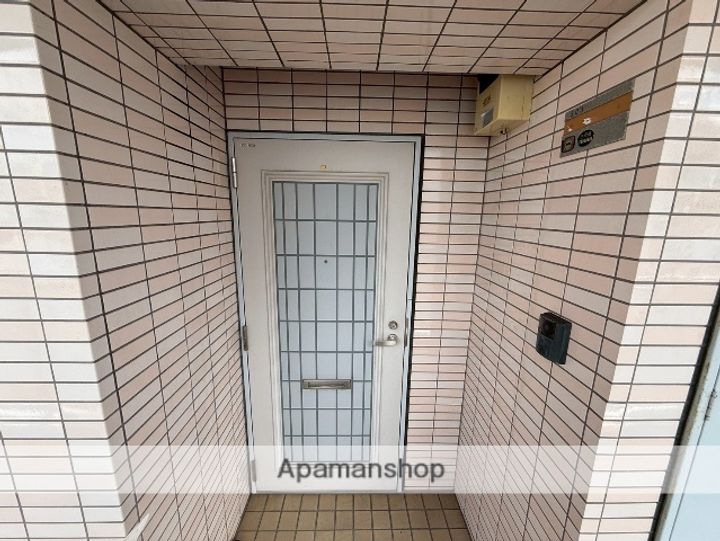 グランドメゾン湘南の玄関