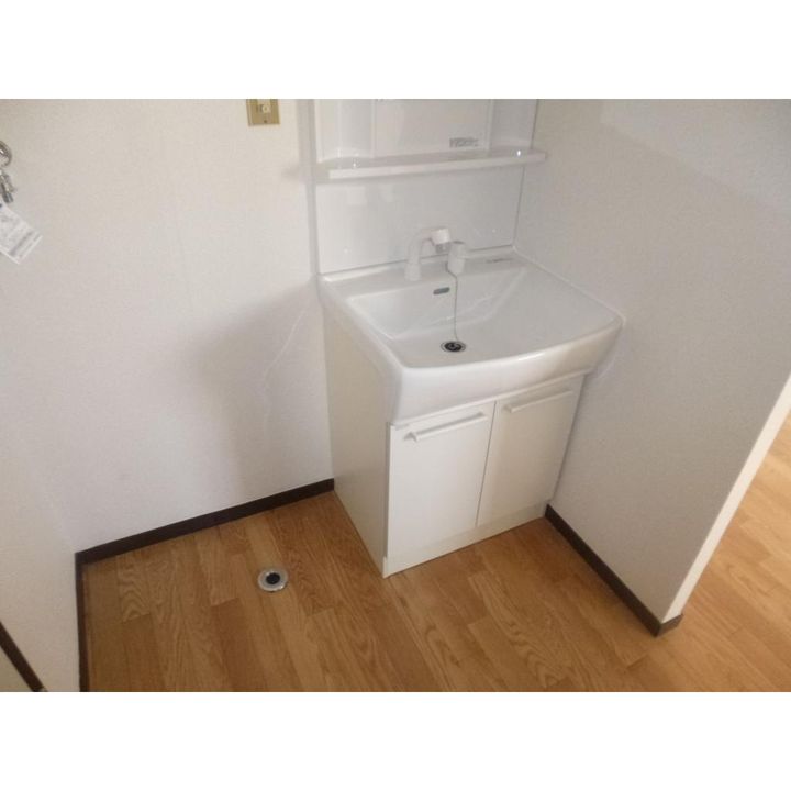 ルミエール泉A103号室のその他画像