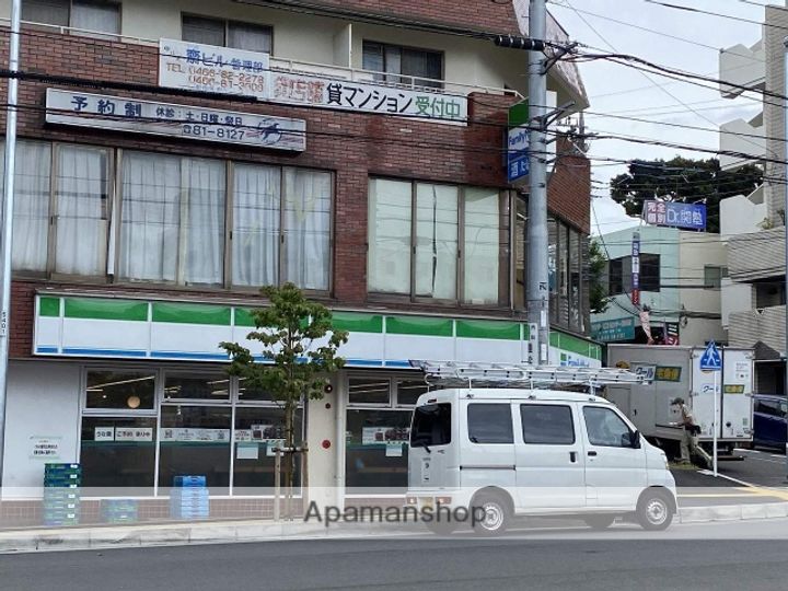 パルフェタムールの周辺