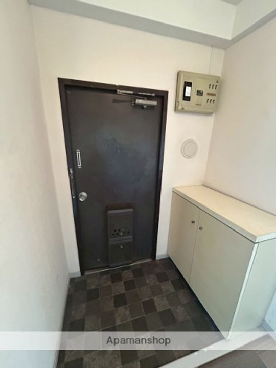 コーポ鵠沼A棟の玄関