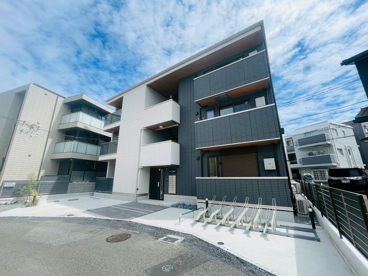 グリシーナ鵠沼石上の外観