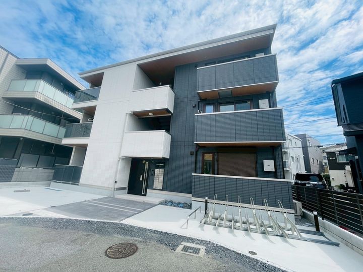 グリシーナ鵠沼石上の外観