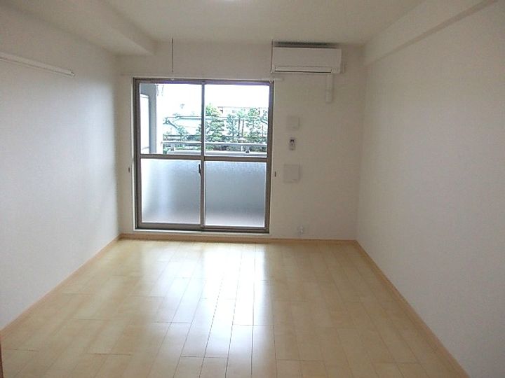 エクレセンス新富の居間