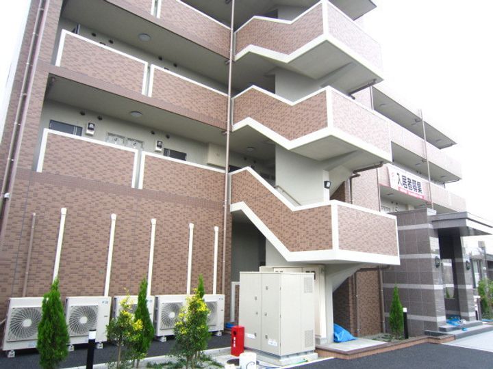 エクレセンス新富の外観