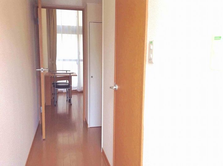 レオパレスひなたの玄関