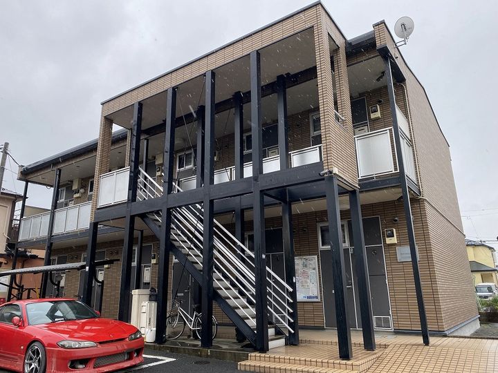 レオパレスリバーストーンYNの外観