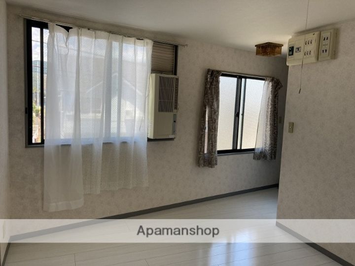 ヒルズ岡本の内装