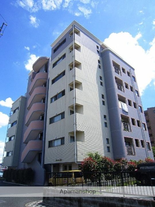 プレシャスイーストの外観