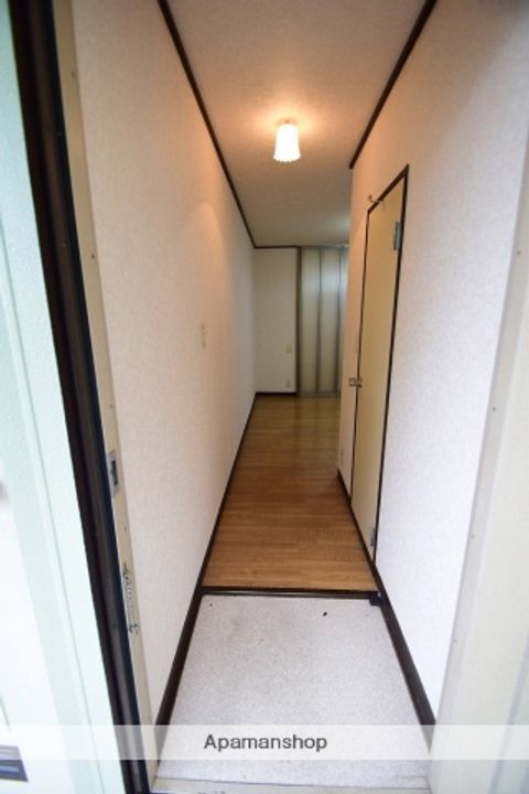 レーンコーポラスの玄関