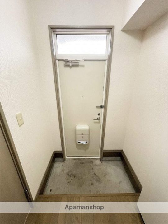 ロワール湘南G棟の玄関