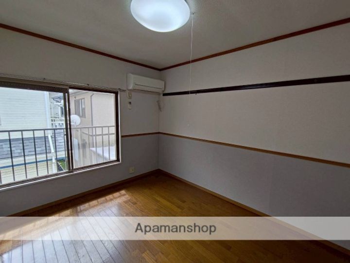 丸山荘B棟の居間