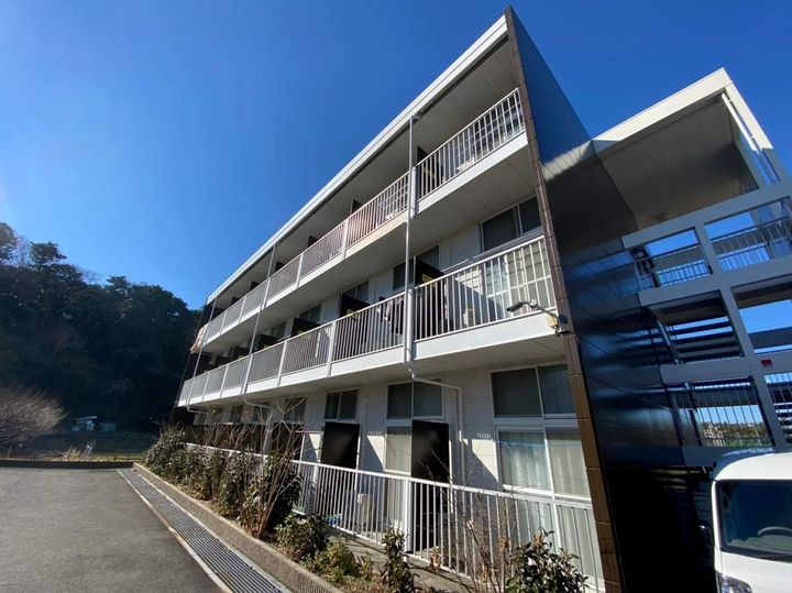 レオパレス弥勒寺の外観