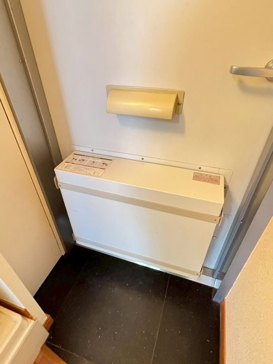 レオパレス向日葵の玄関