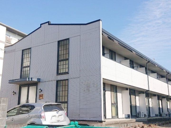 レオパレスシンフォニアの外観