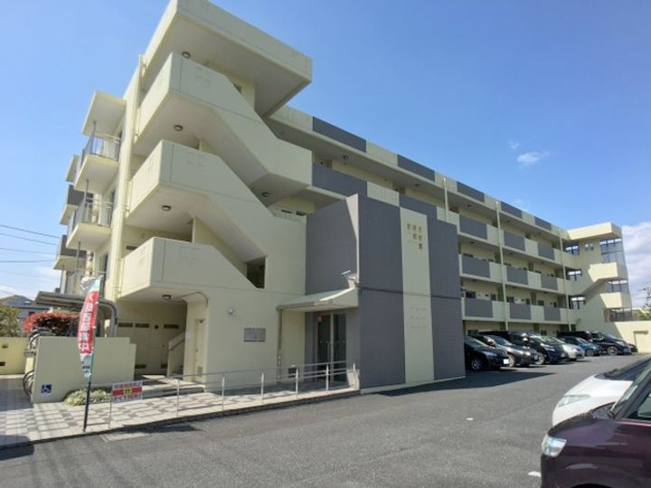 グランドゥール厚木407の外観