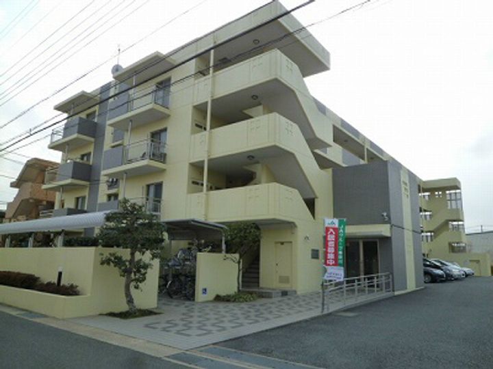 グランドゥール厚木407の外観