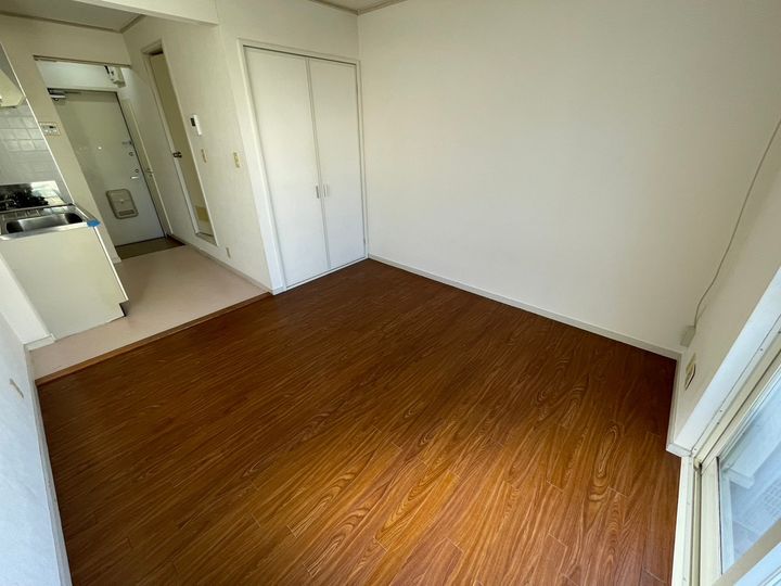 エスターテ湘南の居間