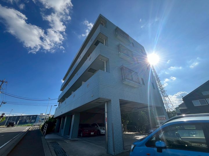 ラポール鶴嶺の外観