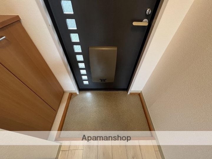 ウエストヴィレッジBの玄関