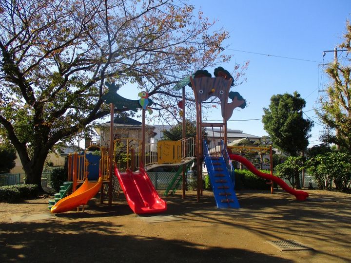 ベルビュー六会の周辺