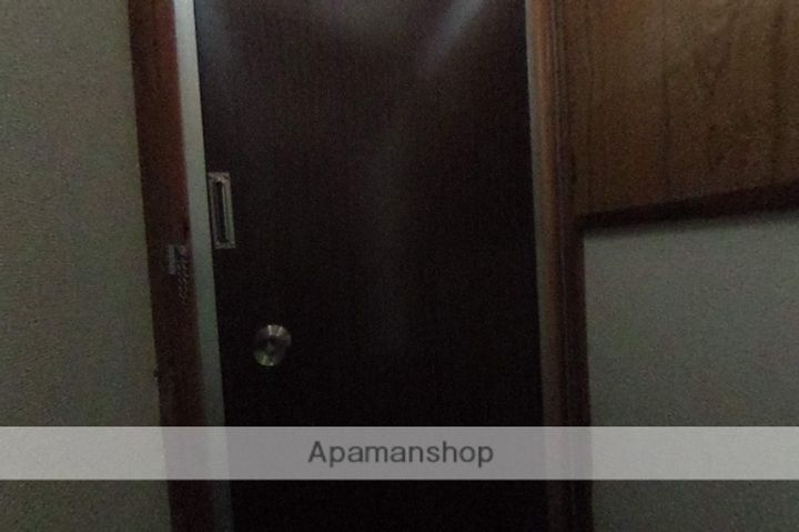 宮澤アパートの玄関