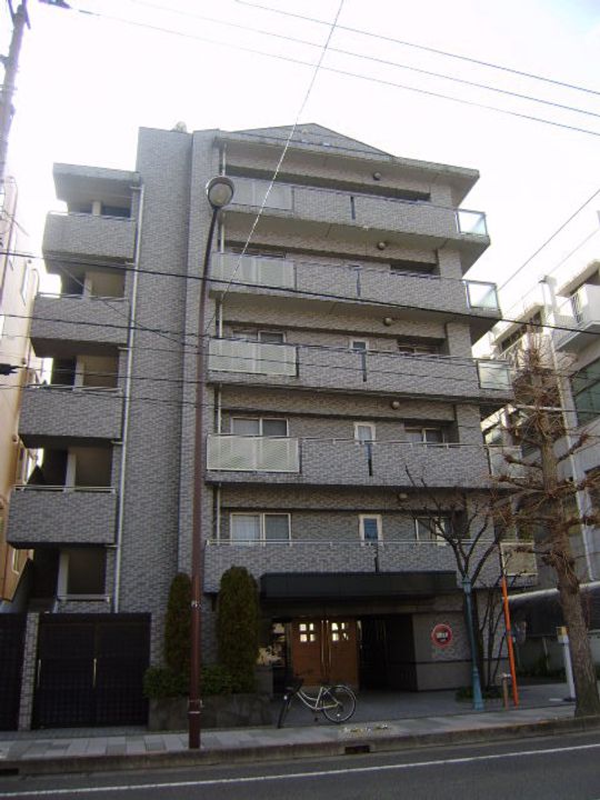 平塚八重咲町三和プラザ402の外観