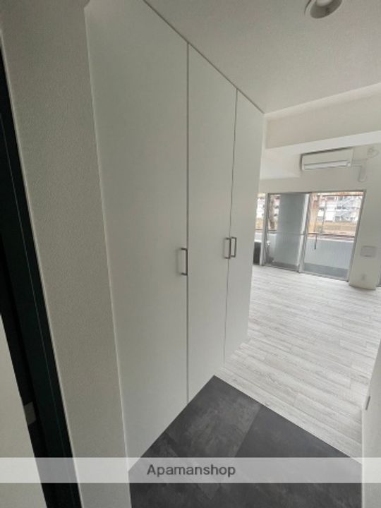 平塚スタービルの玄関