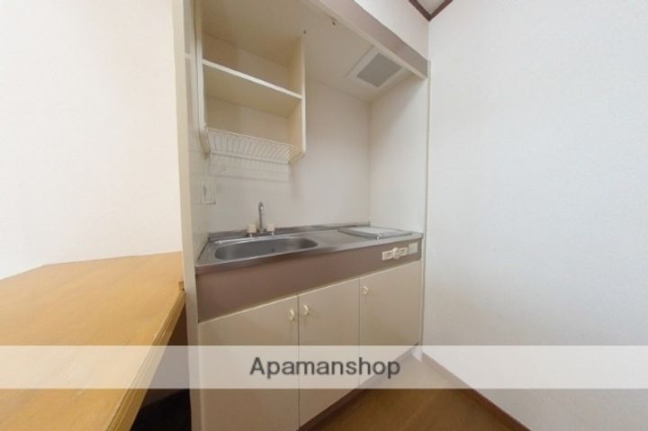 ハイツ己致子(ミチネ)301のキッチン