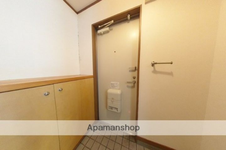 ハイツ己致子(ミチネ)301の玄関