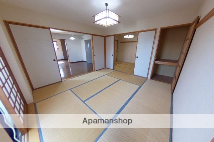 オークランド紫竹の居間