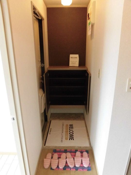 リバープレートつくし Aの玄関
