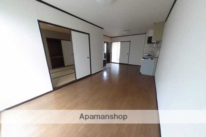 ヴィラ・ファミーユの居間