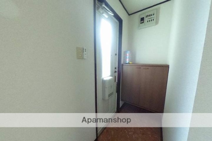 ヴィラ・ファミーユの玄関