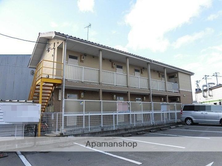 ファーストクラス県立大学前の外観